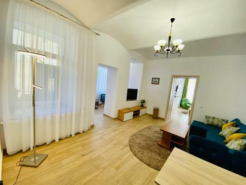 Ursuline Apartment