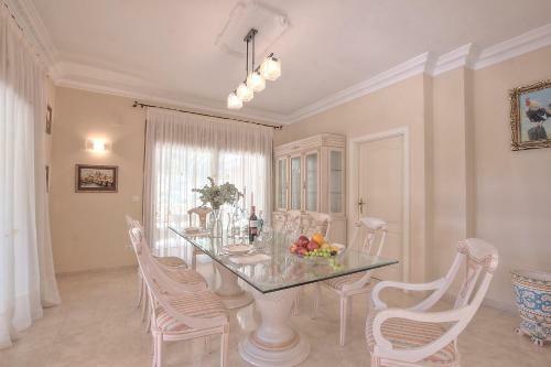 Gorgeous Private Villa For 8 In Moraira