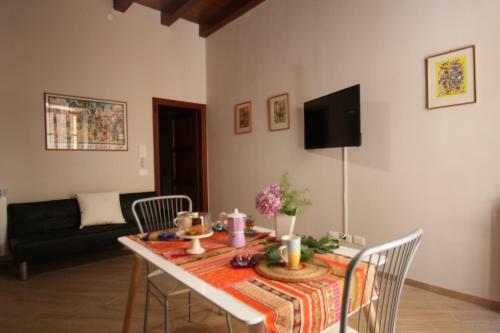 Housemilia Casaprofessa