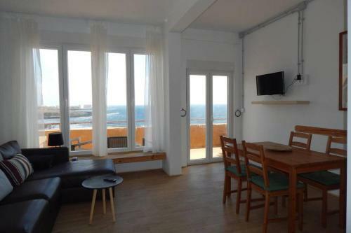 Big, Large Cozy Apartment With Sea View