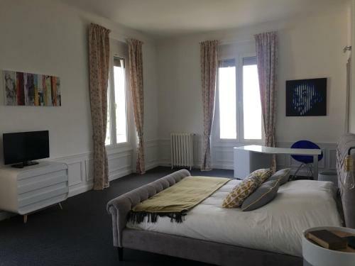 Bed & Breakfast Ch�teau Oll� Laprune