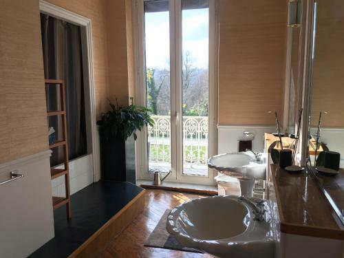 Bed & Breakfast Ch�teau Oll� Laprune