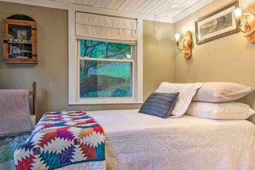 Private And Cozy Chimney Rock Abode With Fire Pit
