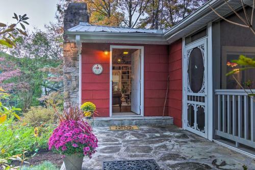 Private And Cozy Chimney Rock Abode With Fire Pit