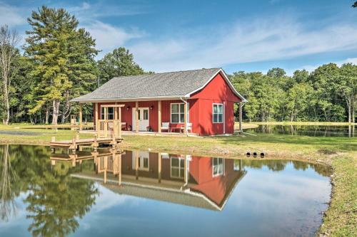 Cottage With Pond Views 13 Mi To Camelback Mountain
