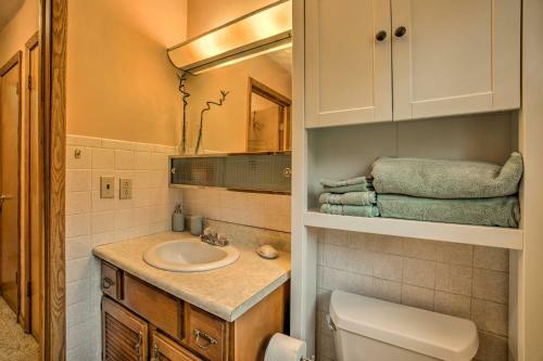 Evolve Hideaway On 75 Acres Near Canadohta Lake!