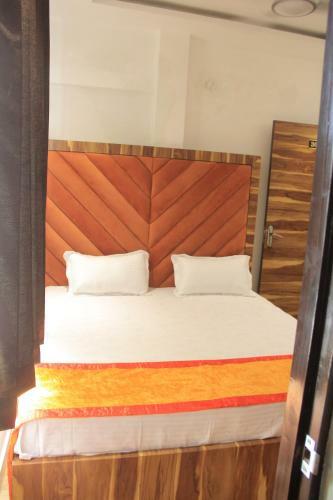 Hotel Golden Crown