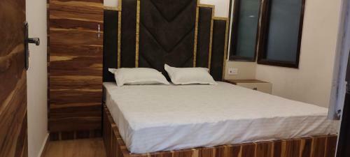 Hotel Golden Crown