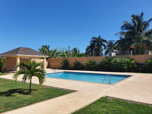 Apartamento Lovely Ensuite Getaway With Pool