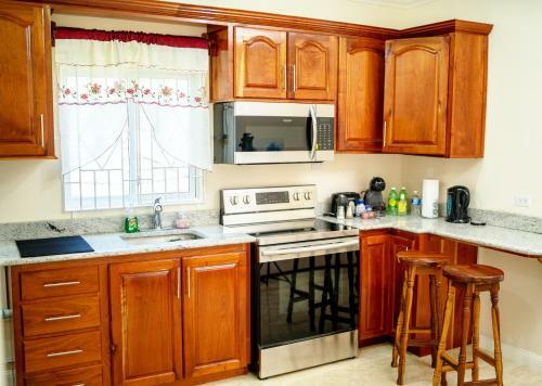 Apartamento Lovely Ensuite Getaway With Pool