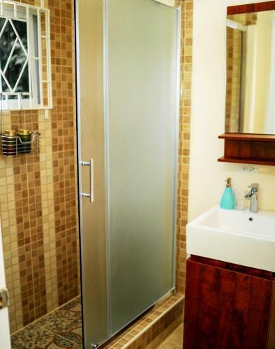 Apartamento Lovely Ensuite Getaway With Pool