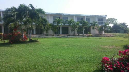 Hotel Parador Tropical