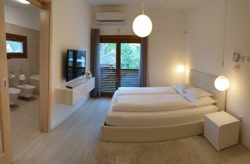 Stay At The Gamaufs' Lodge