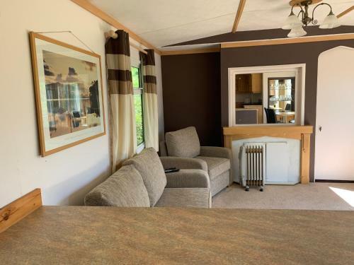 Private Countryside Holiday Cabin 10 Mins From Brighton