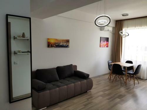 Sweet Summerland Apartment