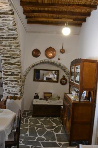 Old Stone House Roussou
