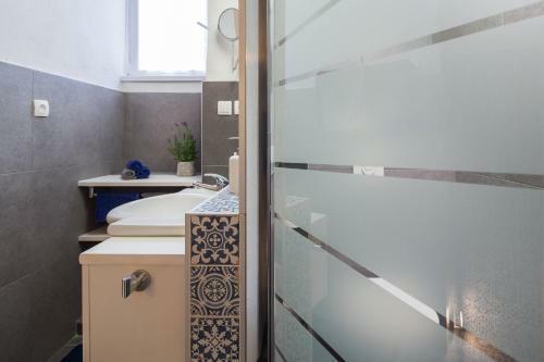 Hostal Rooms N&m