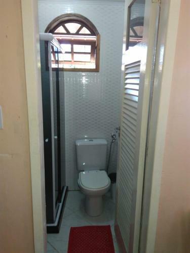 Casa Com Piscina E Churrasqueira