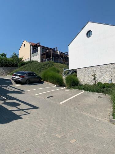 Apartm�n U Pl�?e S Terasou