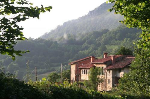 Albergue Les Xendes. Parque De Redes