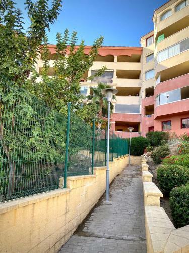 Books, Pool & Terrace Apartment