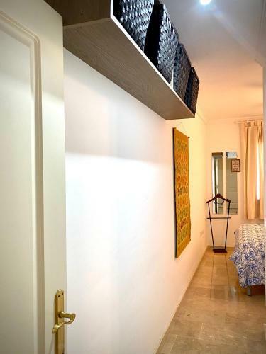 Books, Pool & Terrace Apartment