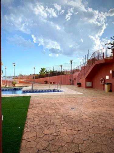 Books, Pool & Terrace Apartment