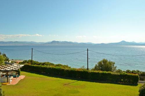 Luxury Beach House Viewing At The Corinthian Gulf