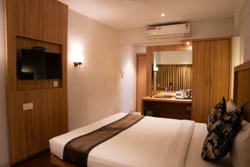 Gold Crest Business Hotel