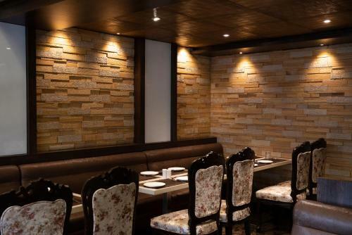 Gold Crest Business Hotel
