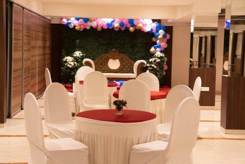 Gold Crest Business Hotel