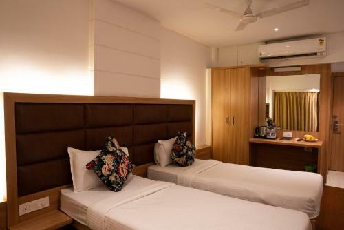 Gold Crest Business Hotel