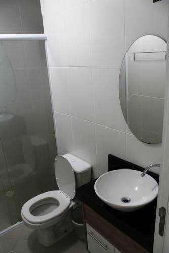 018 - Apartamento Com 4 Dormit�rios Centro De Bombinhas- Garagem Para 3 Carros