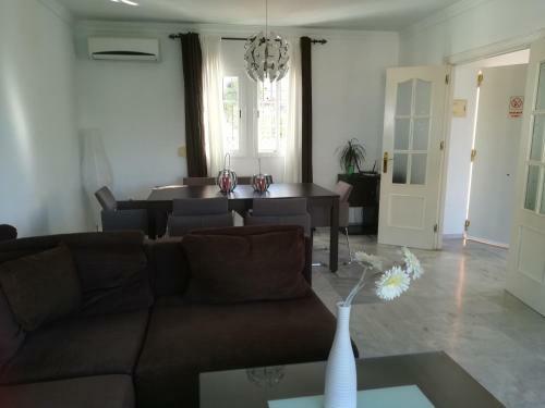 Burriana Holiday Villa