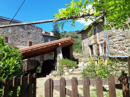 Les Pentes Du Chateau De Retourtour