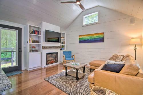 Stylish Mountain Home Near Ski, Golf And Manchester!