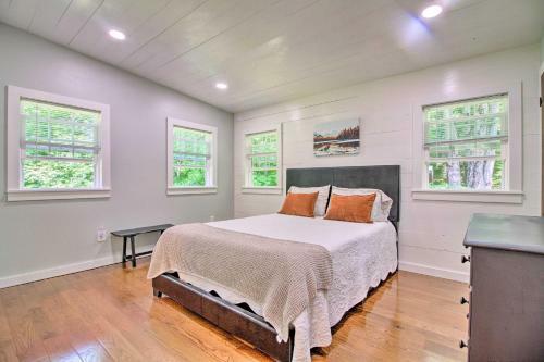 Stylish Mountain Home Near Ski, Golf And Manchester!