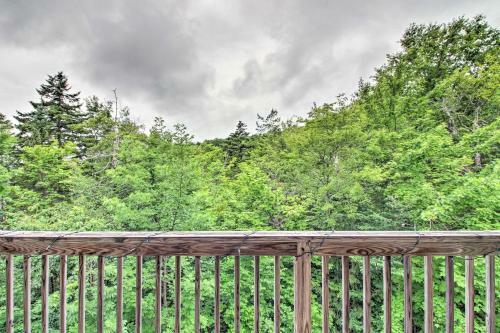 Apartamento Bright Bromley Mountain Condo With 2 Balconies!