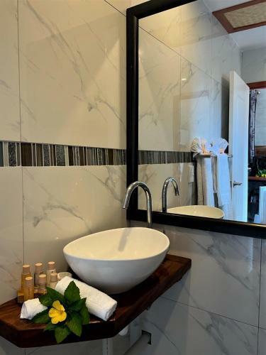 Hotel Rinos Beach Bungalow