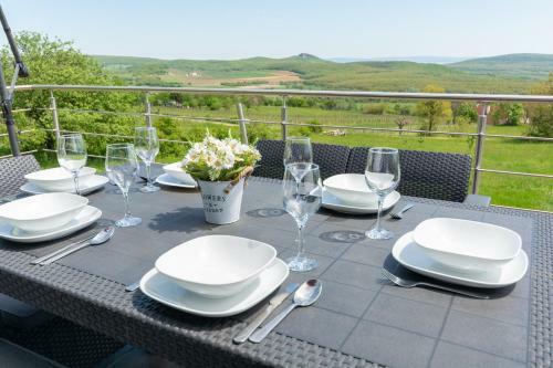 Villa K�li Vineyard Estate