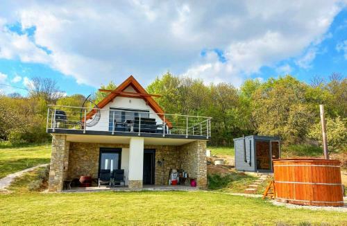 Villa K�li Vineyard Estate