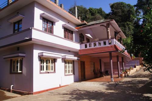Villa Manjushree Holidays Home Coorg
