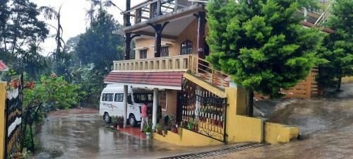 Villa Manjushree Holidays Home Coorg