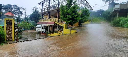 Villa Manjushree Holidays Home Coorg