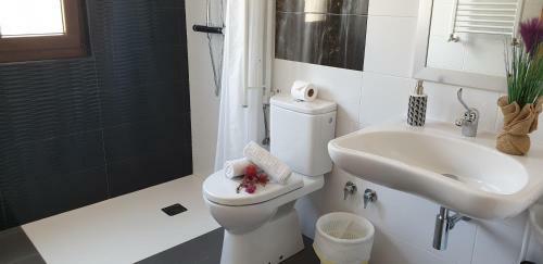 Apartamentos La Pradera De Isla