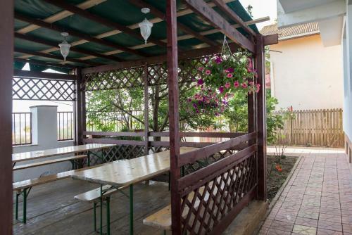Hostal Vila Ara