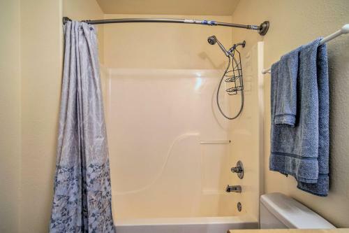 Quaint Anchorage Townhome - 6 Miles To Downtown!