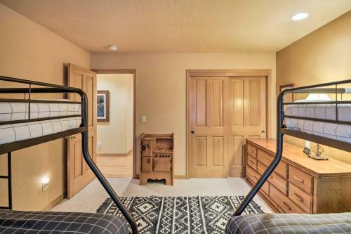 Immaculate Cabin With Bbq Deck And Community Pool