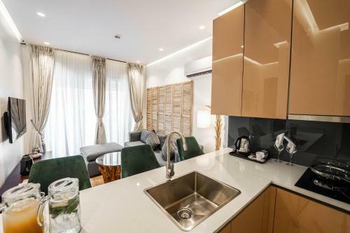 Boardroom Apartments