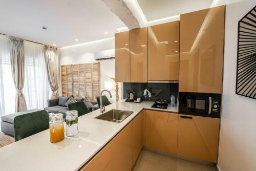 Boardroom Apartments